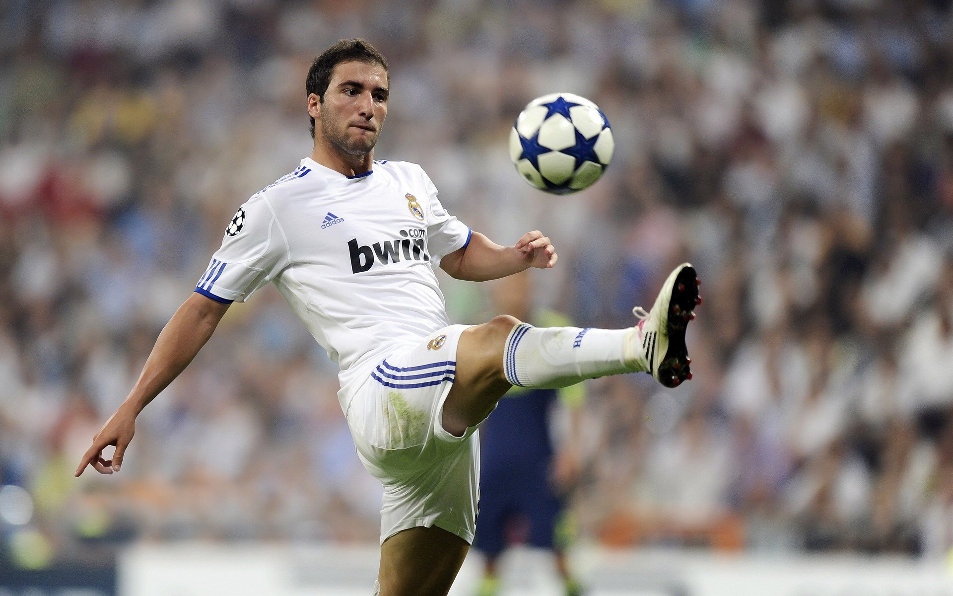 MILAN体育APP下载入口官网-C罗回应转会传闻称专注当前每一场球，c罗最新转会动向