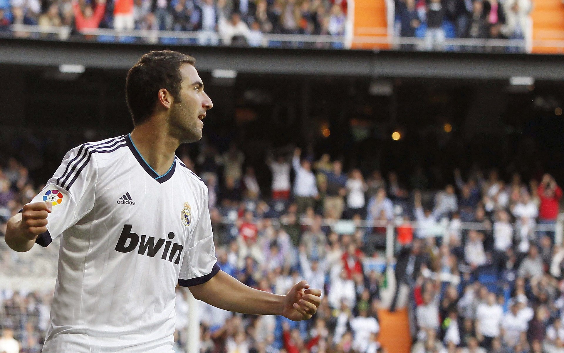 米兰体育官网入口-“亚戈·卡尔曼：阿根廷橄榄球的未来巨星，值得期待的全能球员”